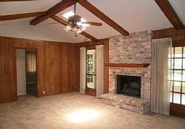 Beautiful Home in Woods of Shavano 3 Bdrm,2 Bth in San Antonio, TX (Photo 2 of 11)