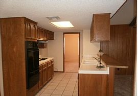 Beautiful Home in Woods of Shavano 3 Bdrm,2 Bth in San Antonio, TX (Photo 4 of 11)