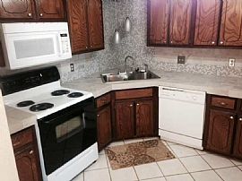 Really Spacious 3beds 2 Baths Home in a Great Neighborhood! in Oklahoma City, OK (Photo 3 of 9)