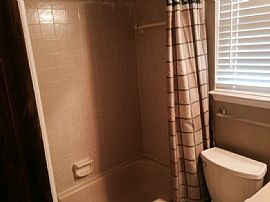 Really Spacious 3beds 2 Baths Home in a Great Neighborhood! in Oklahoma City, OK (Photo 7 of 9)