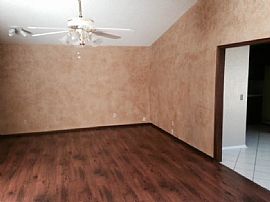 Really Spacious 3beds 2 Baths Home in a Great Neighborhood! in Oklahoma City, OK (Photo 8 of 9)