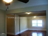 3 Bedroom Single Family Home in Atlanta, GA (Photo 5 of 9)