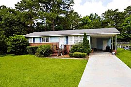 Charming 3 Bedroom, 2 Bath Home in Jacksonville, NC (Photo 3 of 4)