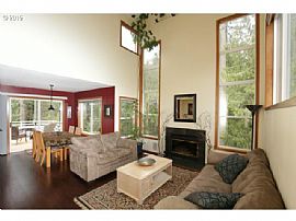 Custom Designed Home on Secluded. in Vancouver, WA (Photo 3 of 6)