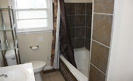 This Brick Ranch Style House Has 3 Bedrooms 1 1/2 Bath in Louisville, KY (Photo 10 of 11)