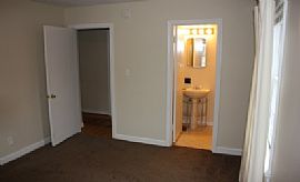 This Brick Ranch Style House Has 3 Bedrooms 1 1/2 Bath in Louisville, KY (Photo 4 of 11)