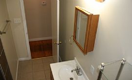 This Brick Ranch Style House Has 3 Bedrooms 1 1/2 Bath in Louisville, KY (Photo 9 of 11)