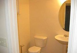 Specious 4bedrooms 2.5 Gear Baths Located in a Quite in Lexington, KY (Photo 4 of 12)