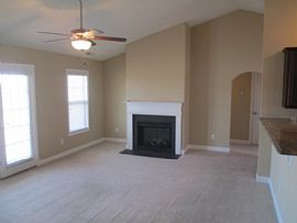  Enchanting 3 Bedroom 2 Bath Home in Jacksonville, NC (Photo 6 of 11)