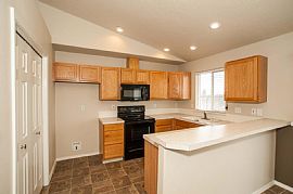  Beautifully 3 Bedroom 2.5 Bathroom in Kuna, ID (Photo 3 of 5)