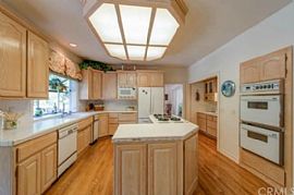 4 Beds 4 Baths in Paradise, CA (Photo 2 of 4)