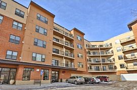 Stunning 2 Bedroom Luxury Condo in St. Louis Park in Saint Louis Park, MN