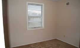 Enjoy The Denver Lifestyle in This Pet Friendly, 3 Bedroom, 1.5 in Thornton, CO (Photo 10 of 10)