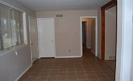 Enjoy The Denver Lifestyle in This Pet Friendly, 3 Bedroom, 1.5 in Thornton, CO (Photo 2 of 10)