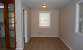 Enjoy The Denver Lifestyle in This Pet Friendly, 3 Bedroom, 1.5 in Thornton, CO (Photo 4 of 10)