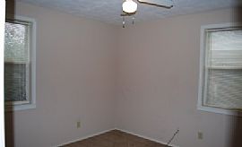 Enjoy The Denver Lifestyle in This Pet Friendly, 3 Bedroom, 1.5 in Thornton, CO (Photo 7 of 10)