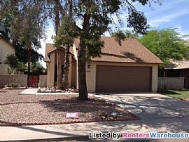 Great 3bed 2bath  in a Nice Neighborhood in Mesa, AZ (Photo 2 of 9)
