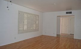 Nice 3 Bed/1.5 Bath Home in Phx! Off of Dunlap Ave and 17th Ave in Phoenix, AZ (Photo 2 of 6)