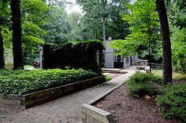 3 Bedrooms, Two Full Baths. Extra Large, Eat-In-Kitchen. in Columbia, MD