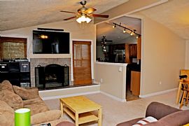 3 Bedrooms, Two Full Baths. Extra Large, Eat-In-Kitchen. in Columbia, MD (Photo 2 of 9)