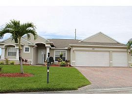Lovely and Spacious Home in Oaks of Vero! in Vero Beach, FL