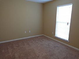 Beatiful 3 Bed 2bath Single Family Home Located in Great Locati in Savannah, GA (Photo 5 of 7)