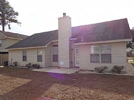 Beatiful 3 Bed 2bath Single Family Home Located in Great Locati in Savannah, GA (Photo 7 of 7)