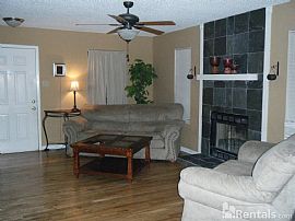 Great 3bed 2.5bed in a Quiet Neighbor in Austin, TX (Photo 4 of 4)