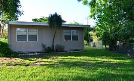 Enjoy The Palm Beach Lifestyle in This Pet Friendly, 3 Bedroom, in Boca Raton, FL