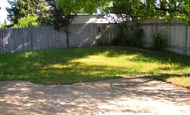 This His a Very Nice Large 4 Bdrm, 2 Bath One Story Home in Sacramento, CA (Photo 8 of 8)