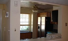 This Charming Townhouse 3 Large Bedrooms and 2.5 Bathrooms in Temple Hills, MD (Photo 3 of 8)