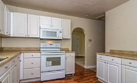3 Beds and 1 Bath in 1320 Square Feet of Living Space. 1080 in Salt Lake City, UT (Photo 5 of 9)