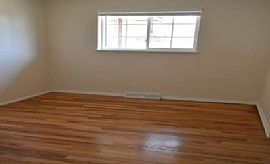 Enjoy The Denver Lifestyle in This Pet Friendly, 3 Bedroom, 2 B in Denver, CO (Photo 6 of 9)