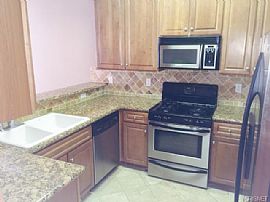 Beautiful Sherman Oaks Townhouse! in Sherman Oaks, CA (Photo 2 of 9)