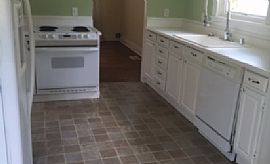 Charming 3bed 2 Bath in a Nice Neighborhood in Roseville, CA (Photo 3 of 7)