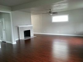 2 Beds 1 Bath a Home with Character! in Tacoma, WA (Photo 3 of 6)