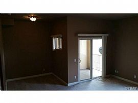 Ti-Level Townhouse For Lease in Sherman Oaks! in Sherman Oaks, CA (Photo 6 of 8)