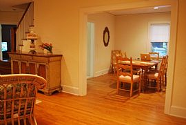 Walking Distant to Downtown Mamaroneck Avenue and All Houses Of in White Plains, NY (Photo 4 of 9)