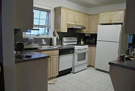 Walking Distant to Downtown Mamaroneck Avenue and All Houses Of in White Plains, NY (Photo 5 of 9)