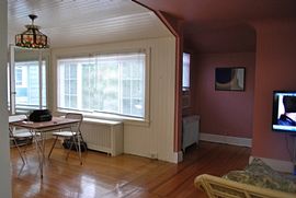 Walking Distant to Downtown Mamaroneck Avenue and All Houses Of in White Plains, NY (Photo 7 of 9)