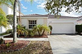 4 Beds, 2 Baths, 1,767 Sqft in Hollywood, FL
