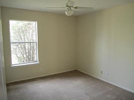 Cute 3bed,2bth in a Quiet Neighborhood in Tulsa, OK (Photo 5 of 9)