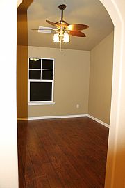 Beautiful Condo, 2 Bed, 2 Bath, Covered Garage, 1200 Sq Ft in Aurora, CO (Photo 4 of 12)