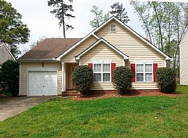 Wonderful Convenience/space 3 Bedrooms, 2 Bathrooms in Charlotte, NC (Photo 6 of 6)