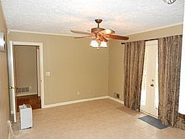 Rent 3 Bedrooms House Location Huntsville in Huntsville, AL (Photo 4 of 4)