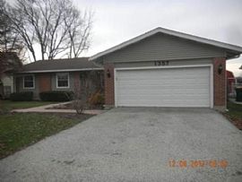 Move in Ready 4 Bedroom, 2 Full Bath in Elk Grove Village, IL