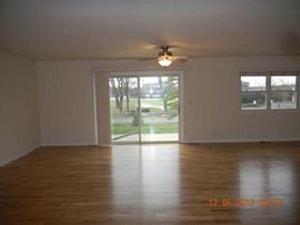 Move in Ready 4 Bedroom, 2 Full Bath in Elk Grove Village, IL (Photo 4 of 6)