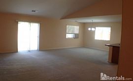  a Must See and Cute Single Family Home !! in Fresno, CA (Photo 4 of 12)