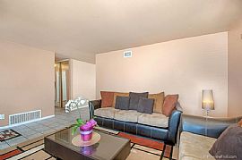 Single Family Home in San Diego, CA (Photo 5 of 7)