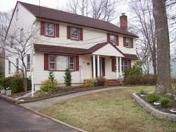 Single Family Home in North Plainfield, NJ